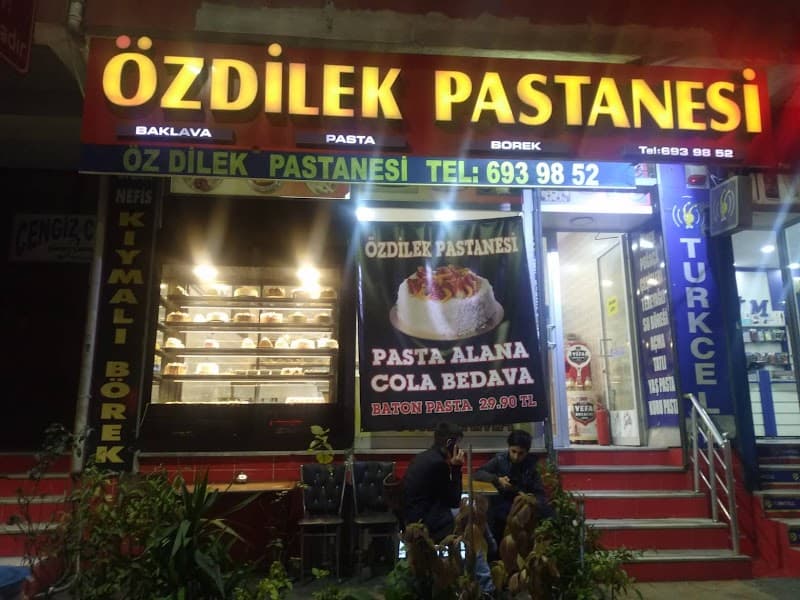 Özdilek Pasta Waffle — Tatlı & Pastane Küçükçekmece